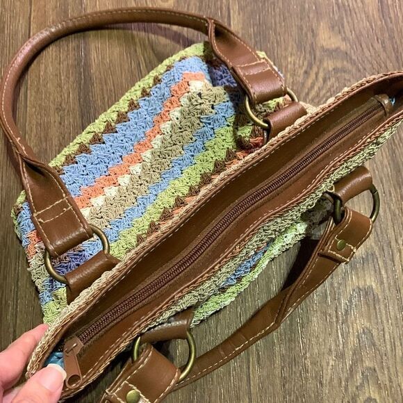 Vintage crochet knit shoulder purse. Earthy colors stripe design hobo retro - Picture 7 of 9